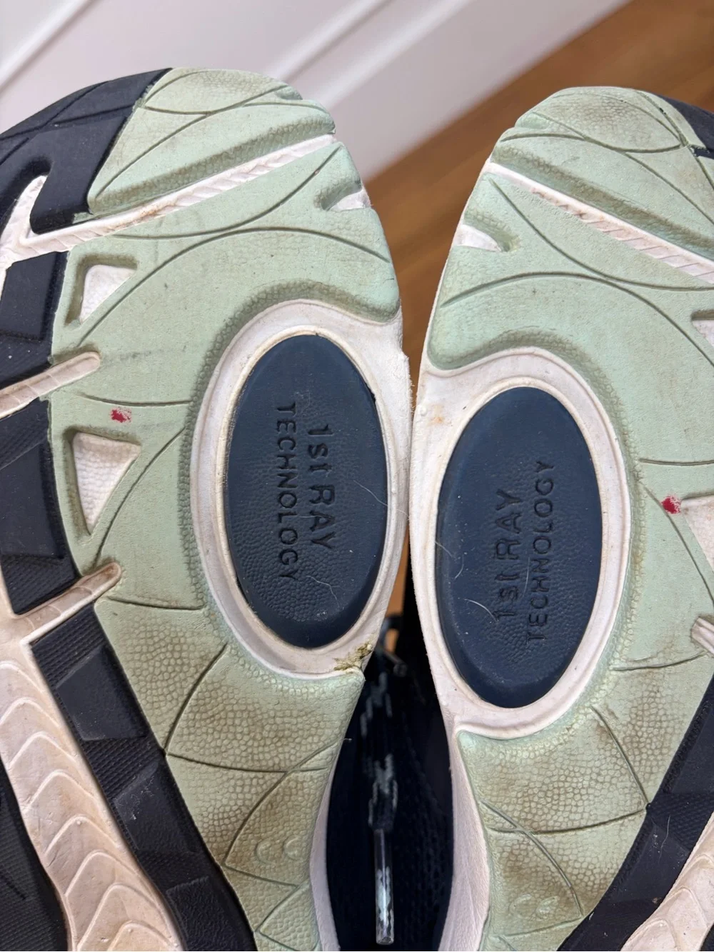 Vionic Navy Drift Tokyo Leisure Sneaker (8.5)